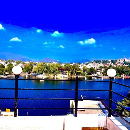 The New Lake Front Acomodação com café da manhã Udaipur Exterior foto
